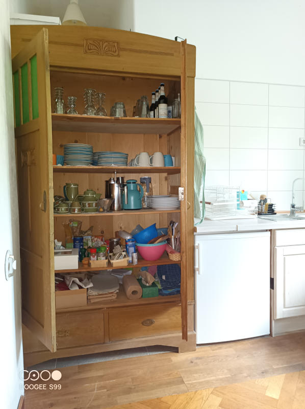 Randersacker Gästehaus am Main: Küchenschrank